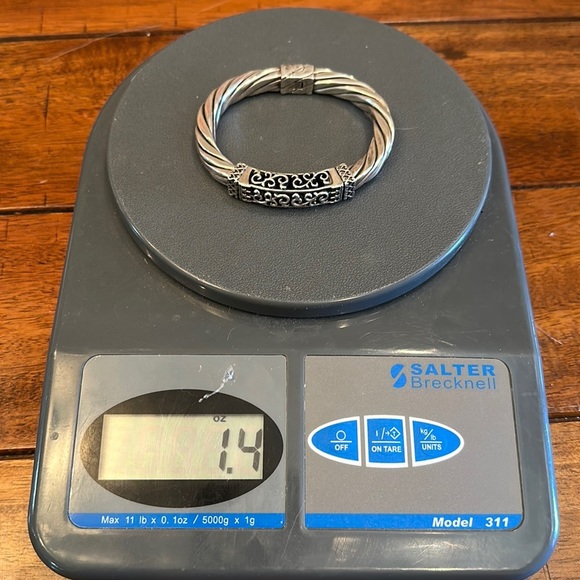 Silpada Filigree Twisted Floral Cable
Bangle Hinged Bracelet RARE B0669 - Picture 7 of 12